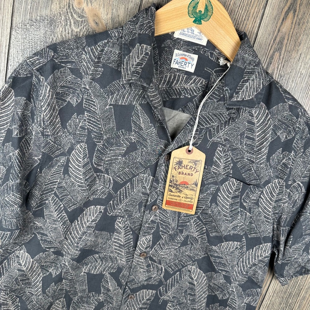 Faherty Short Sleeve Breeze Camp Shirt Graphite Leaf Print Button Up Mens Small